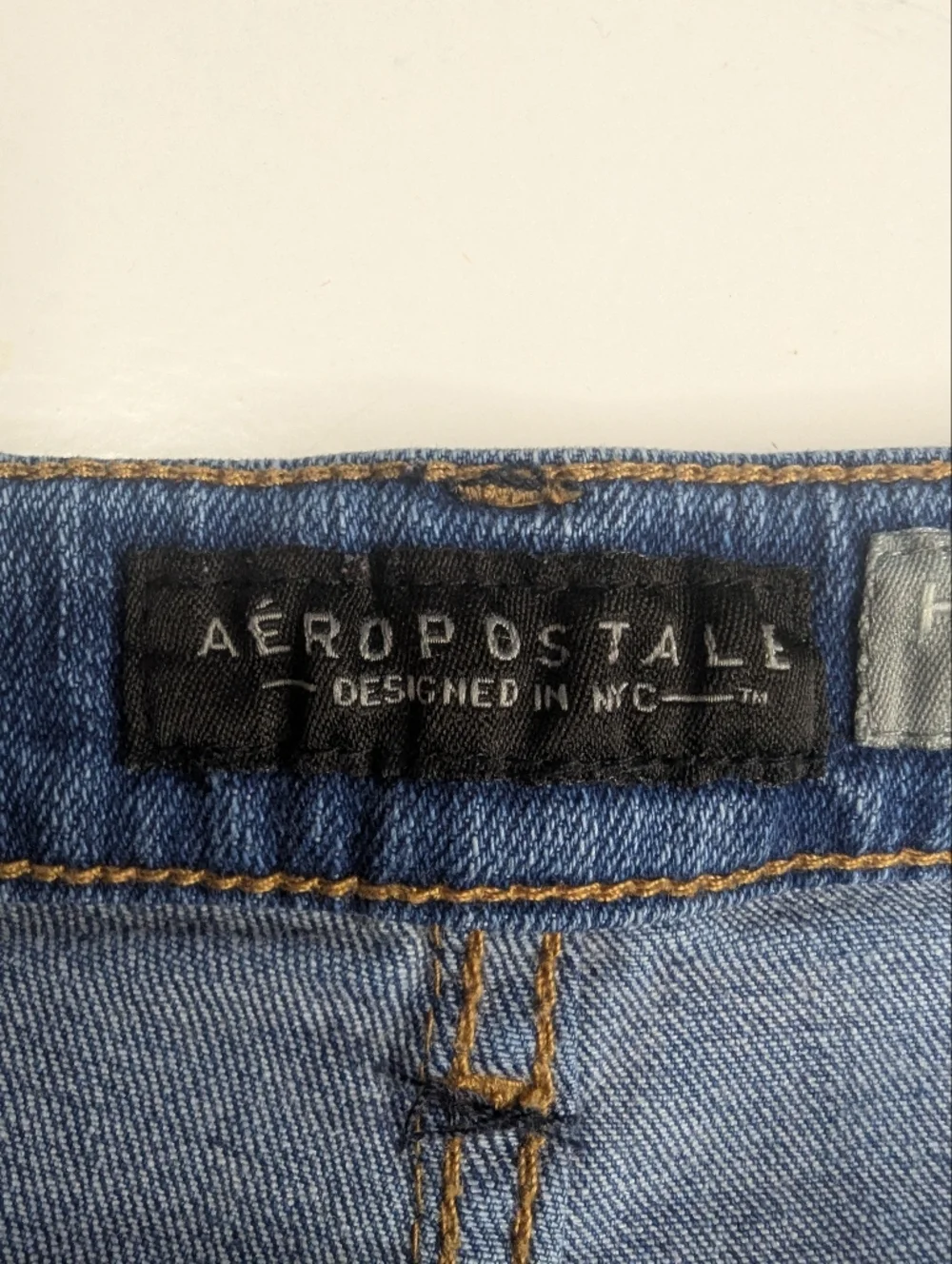 Aeropostale Women High Waisted Shorty Denim Shorts Embroidered Waist Size 2
